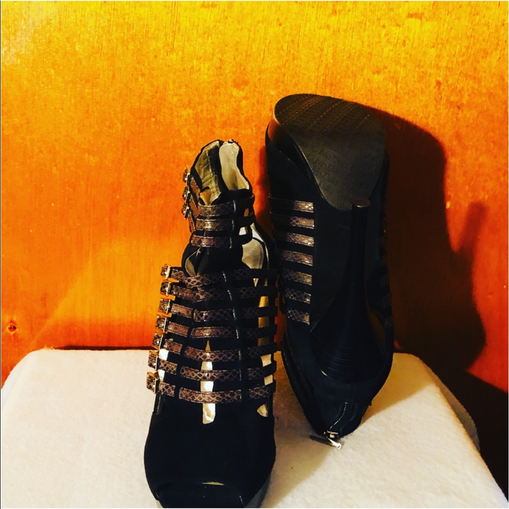 🤩🤩Brand New Calvin Klein Sandals🤩🤩 - Picture 4 of 5